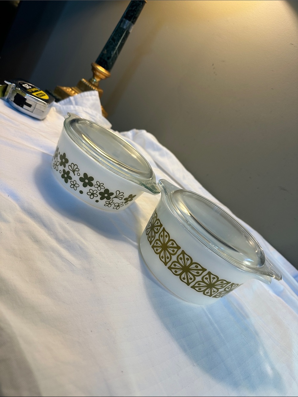 Vintage White Pyrex crazy daisy 🌼 Square green Flowers casserole set with lid